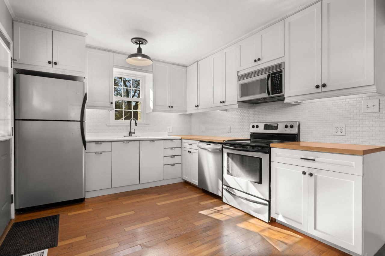 1315 E Montague Avenue Photo 10