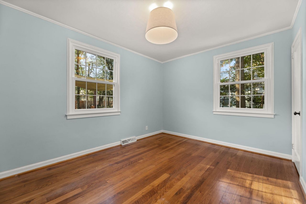 1315 E Montague Avenue Photo 11