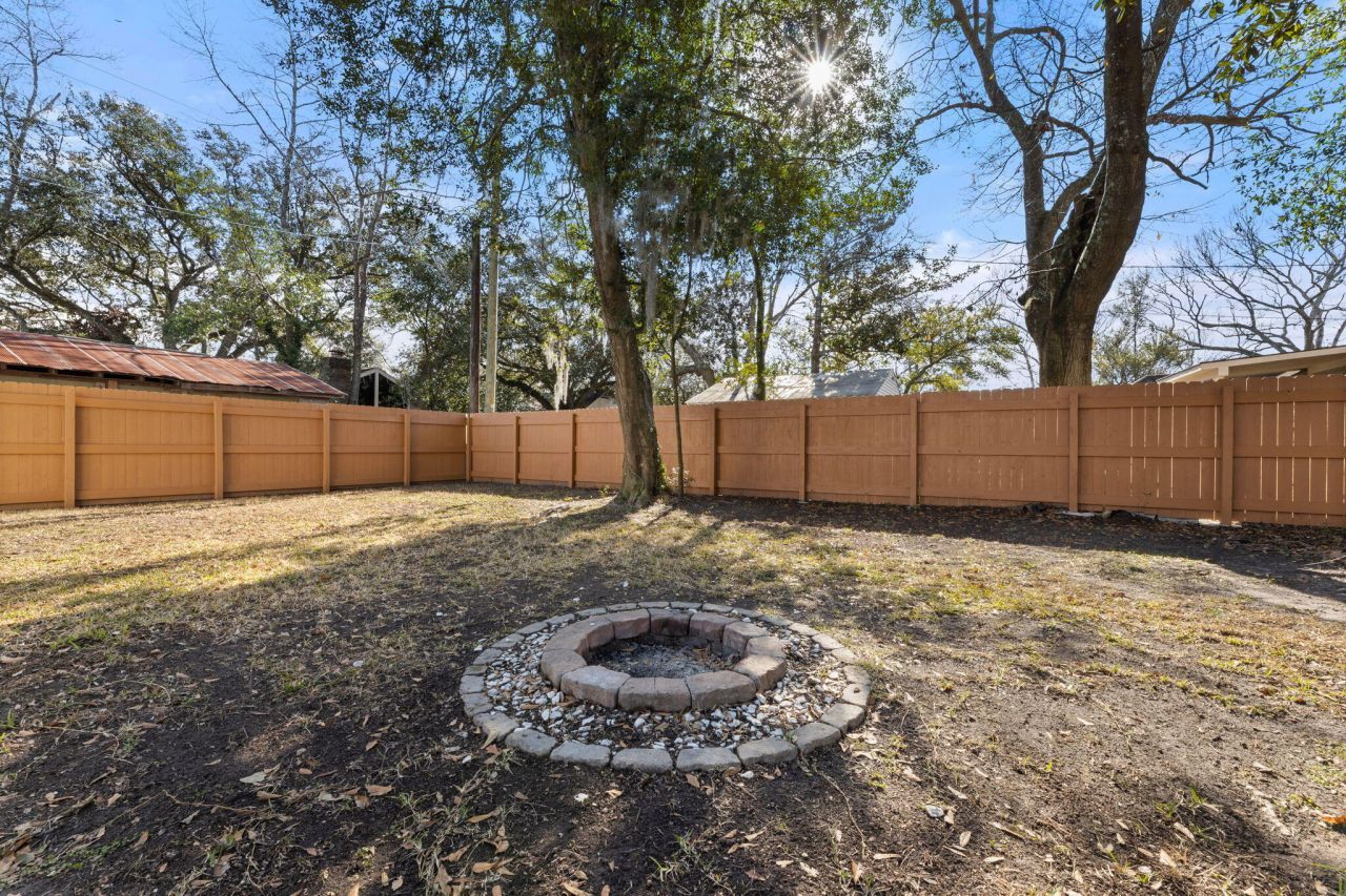 1315 E Montague Avenue Photo 6