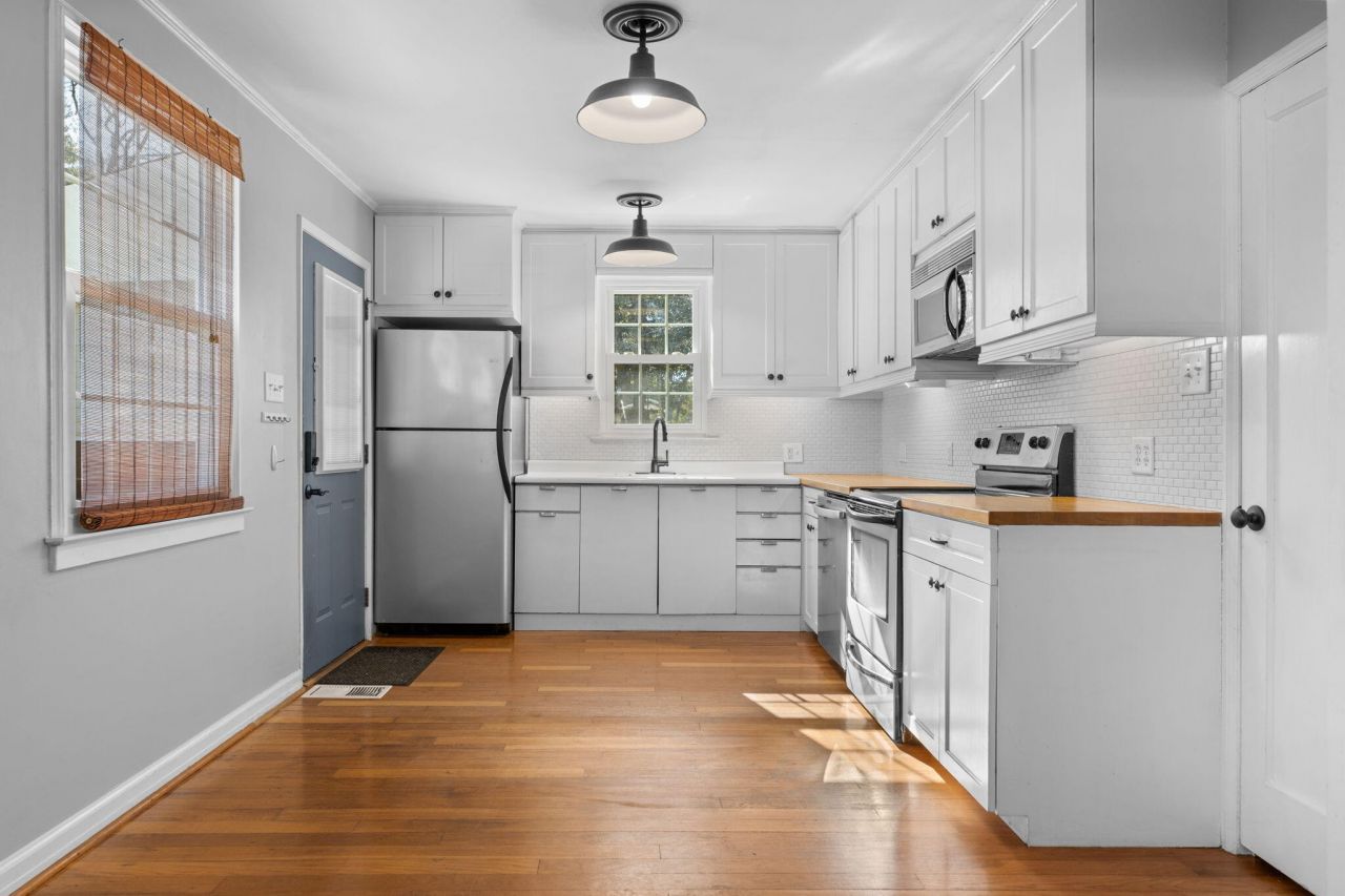 1315 E Montague Avenue Photo 9