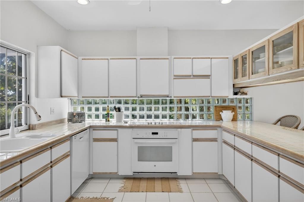 556 Sea Oats Dr, Sanibel, FL 33957 Photo