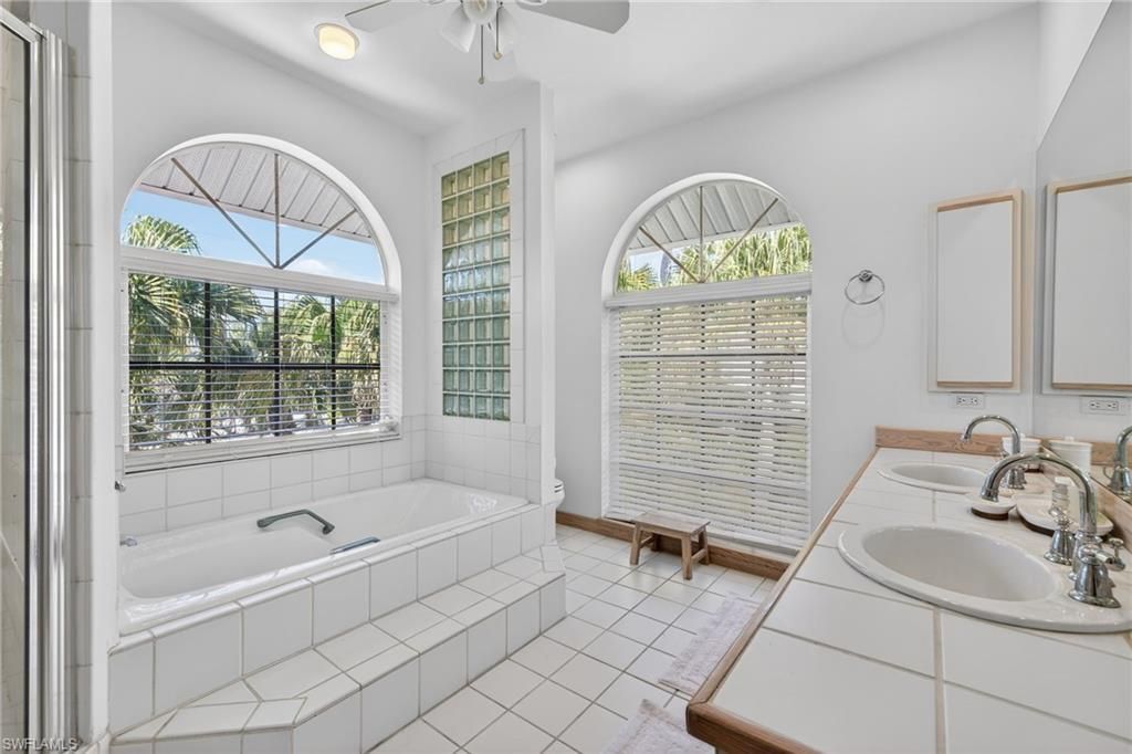 556 Sea Oats Dr, Sanibel, FL 33957 Photo