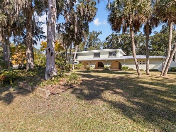 155 S Court St, Bronson, FL 32621