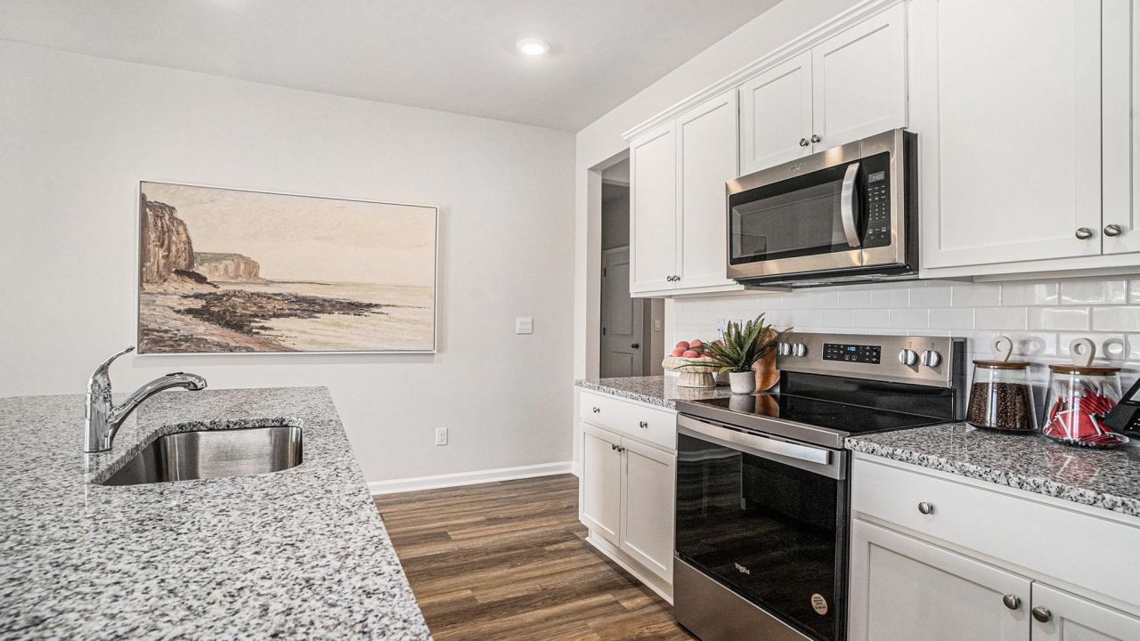 390 Glade Ct. Photo 4