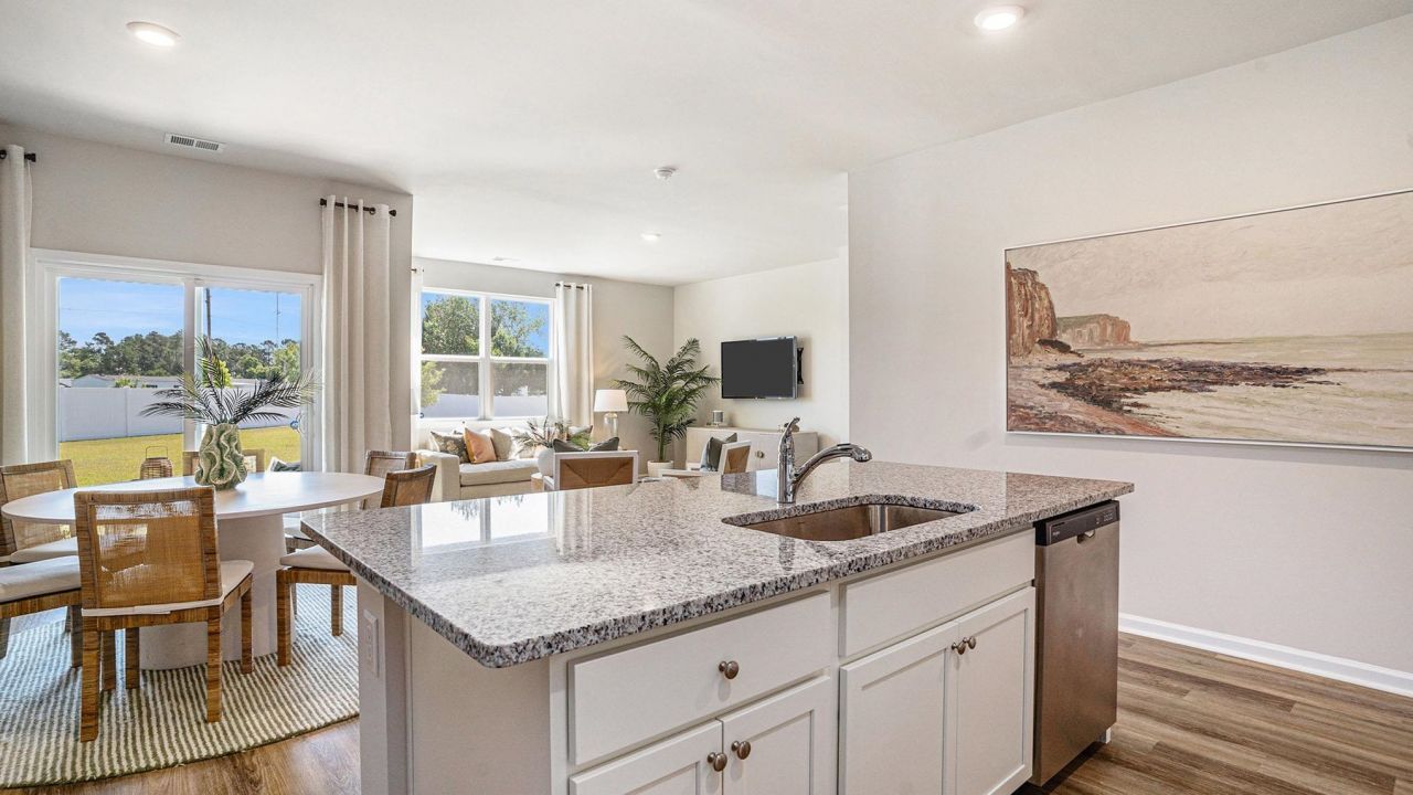 390 Glade Ct. Photo 7