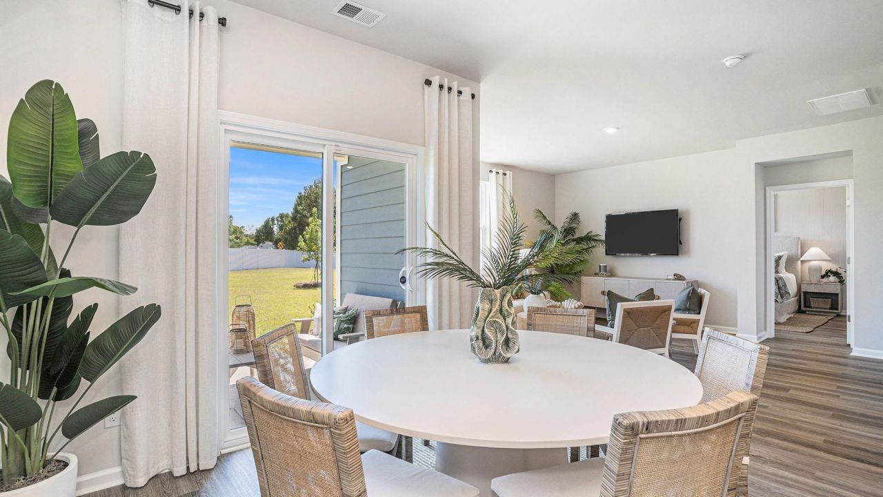 390 Glade Ct. Photo 8