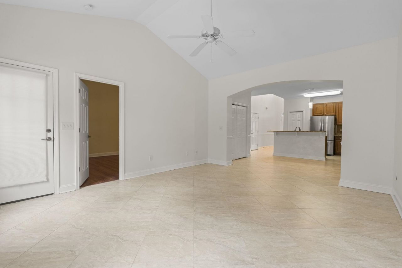 803 Botany Loop Photo 14