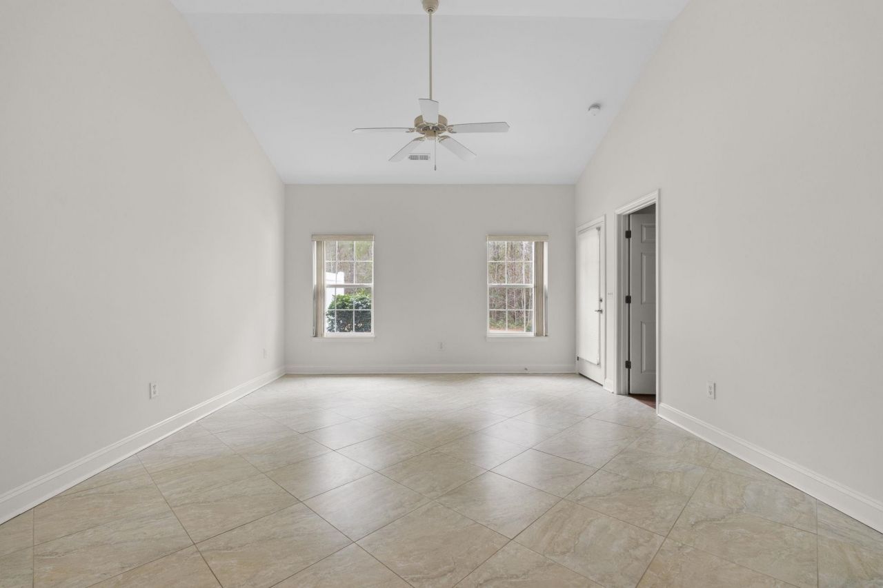 803 Botany Loop Photo 15