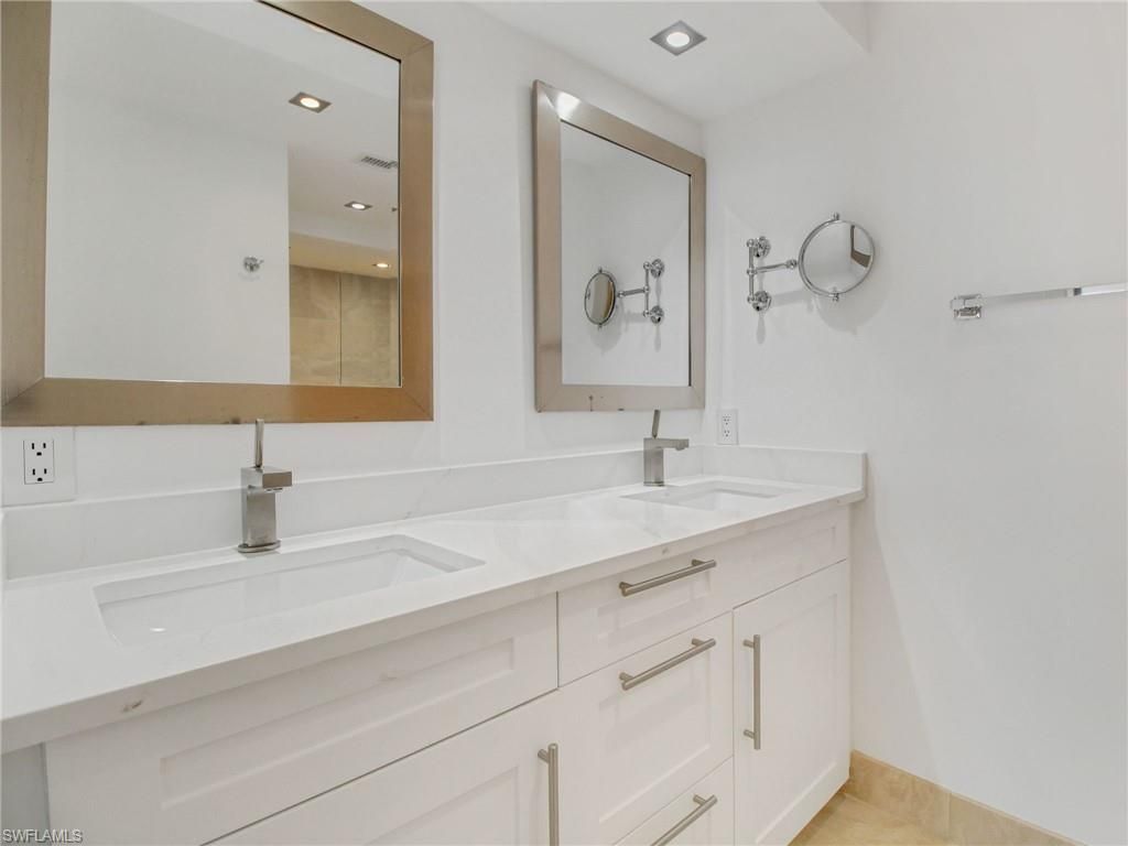 9415 Gulf Shore Dr, Unit 102, Naples, FL 34108 Photo