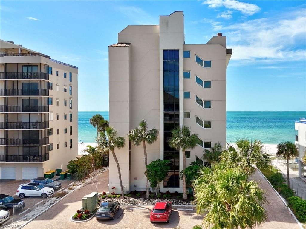 9415 Gulf Shore Dr, Unit 102, Naples, FL 34108 Photo