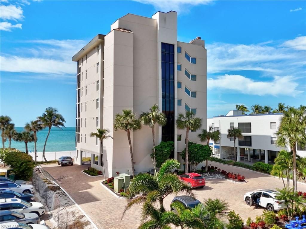 9415 Gulf Shore Dr, Unit 102, Naples, FL 34108 Photo