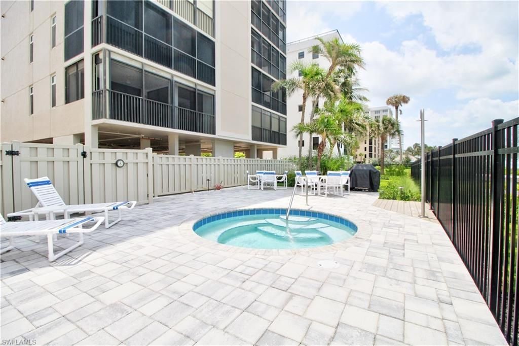 9415 Gulf Shore Dr, Unit 102, Naples, FL 34108 Photo