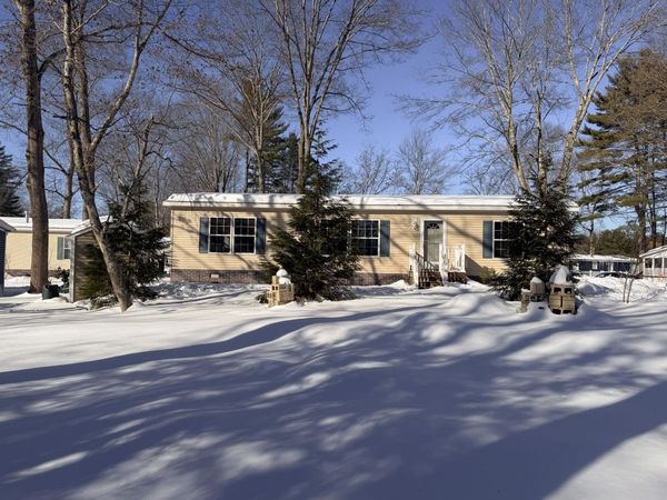 220 Robin Hood Drive, Unit 220, Exeter, NH 03833