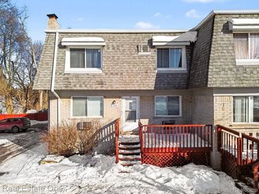 150 LADD Road, Walled Lake, MI 48390