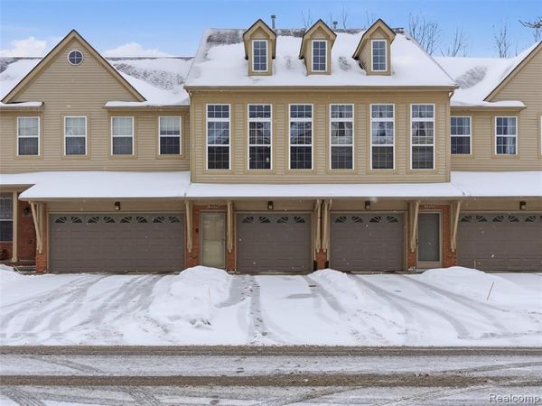 56696 Long Island Drive, Shelby Twp, MI 48316