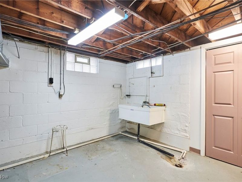 1225 Belleflower Road, Akron, OH 44307 Photo 14