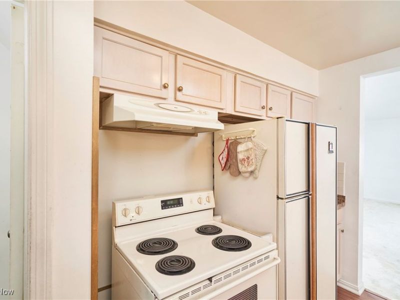 1225 Belleflower Road, Akron, OH 44307 Photo 3