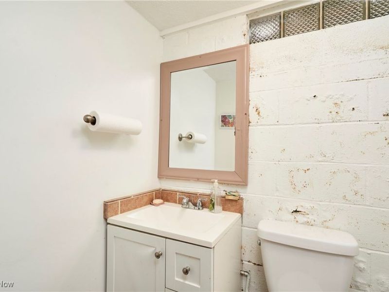 1225 Belleflower Road, Akron, OH 44307 Photo 8