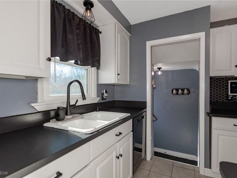 518 E 305th Street, Willowick, OH 44095 Photo 10