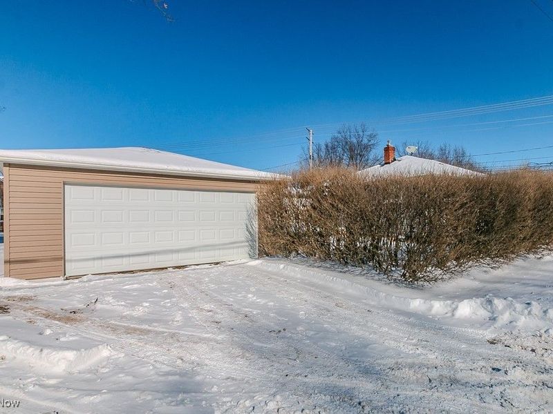 518 E 305th Street, Willowick, OH 44095 Photo 31