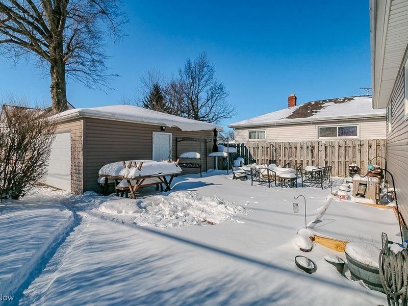 518 E 305th Street, Willowick, OH 44095 Photo 32