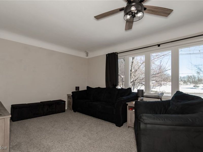 518 E 305th Street, Willowick, OH 44095 Photo 4