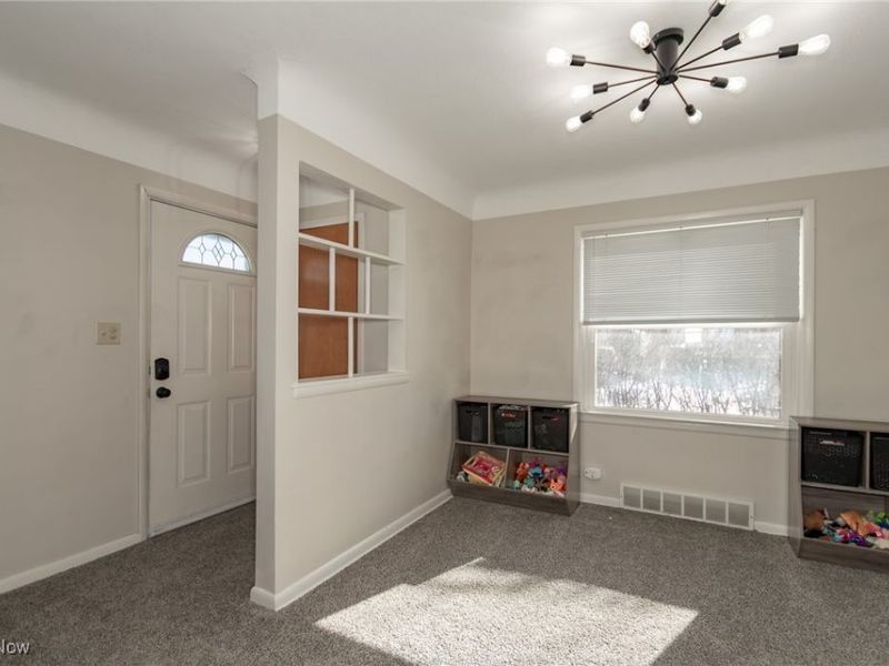 518 E 305th Street, Willowick, OH 44095 Photo 5