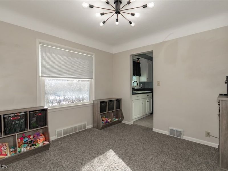 518 E 305th Street, Willowick, OH 44095 Photo 6