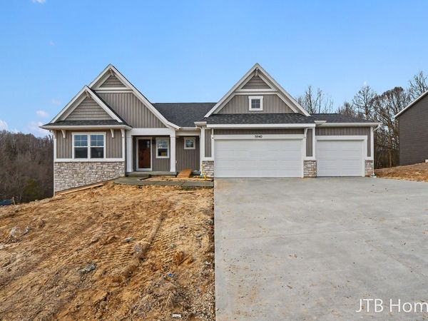 5940 Valley Point Drive SE, Caledonia, MI 49316