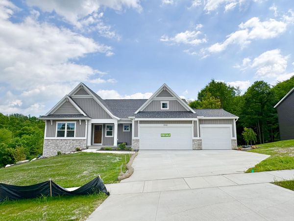 5940 Valley Point Drive SE, Caledonia, MI 49316