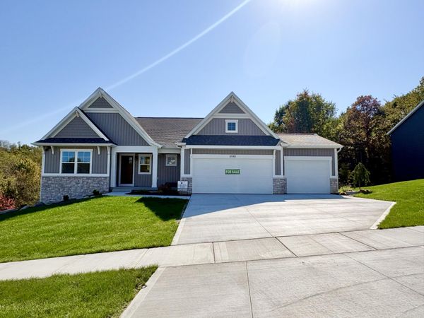 5940 Valley Point Drive SE, Caledonia, MI 49316