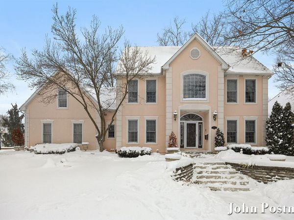 2441 Arundel Road SE, East Grand Rapids, MI 49506