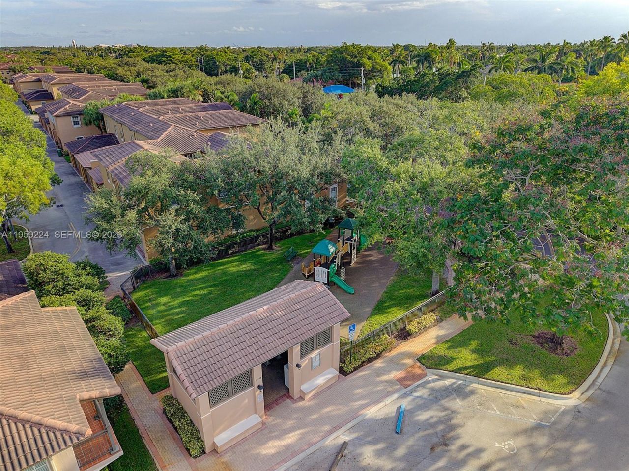 14774 SW 10th St, Unit 10502, Pembroke Pines, FL 33027 Photo