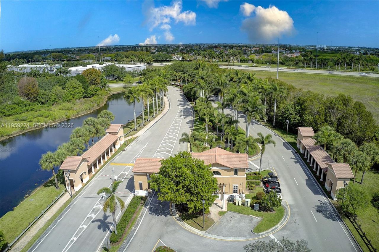 14774 SW 10th St, Unit 10502, Pembroke Pines, FL 33027 Photo