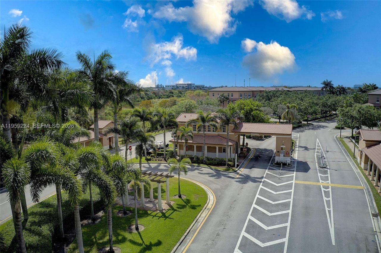 14774 SW 10th St, Unit 10502, Pembroke Pines, FL 33027 Photo