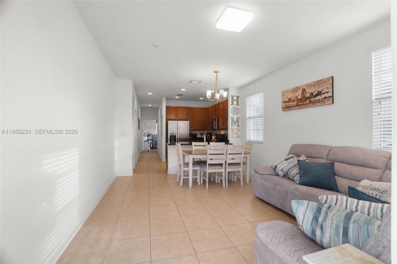 14774 SW 10th St, Unit 10502, Pembroke Pines, FL 33027 Photo