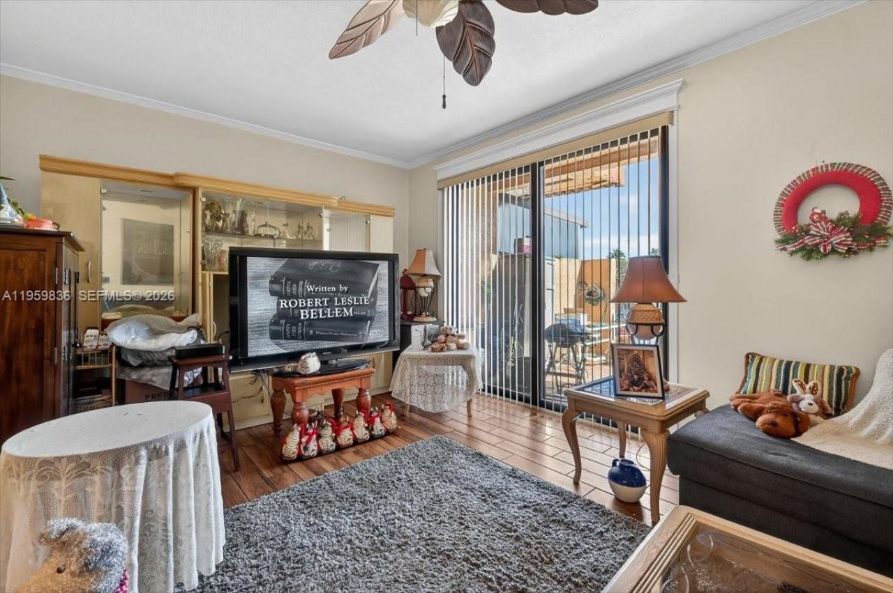 9125 Limetree Ln, Unit 168, Pembroke Pines, FL 33024 Photo