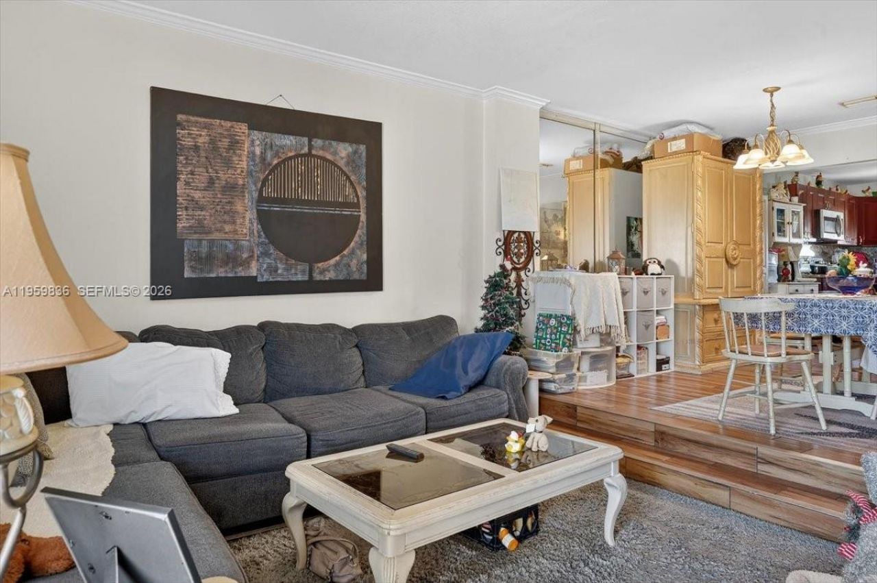 9125 Limetree Ln, Unit 168, Pembroke Pines, FL 33024 Photo