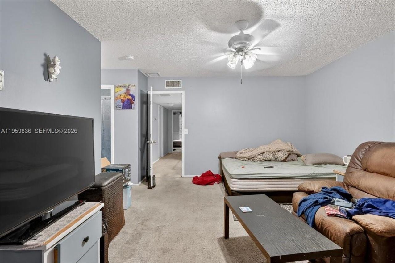 9125 Limetree Ln, Unit 168, Pembroke Pines, FL 33024 Photo