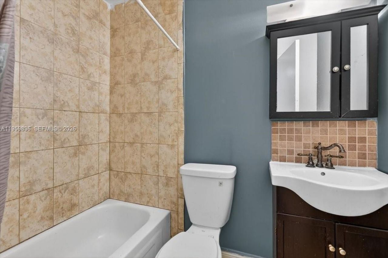 9125 Limetree Ln, Unit 168, Pembroke Pines, FL 33024 Photo