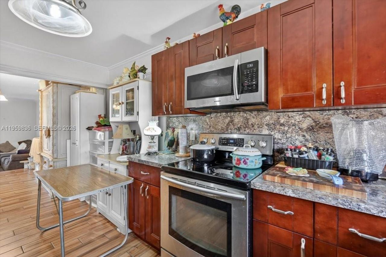 9125 Limetree Ln, Unit 168, Pembroke Pines, FL 33024 Photo