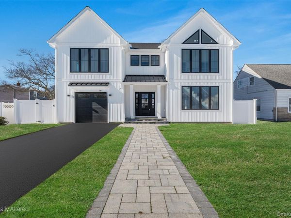 38 Pond Lane, Levittown, NY 11756