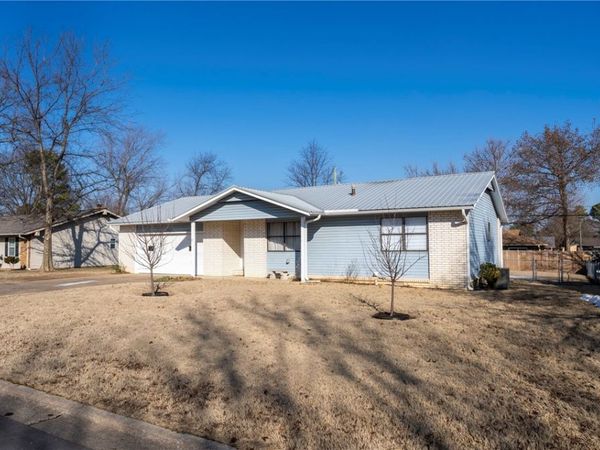 2019 W Tulsa Street, Siloam Springs, AR 72761