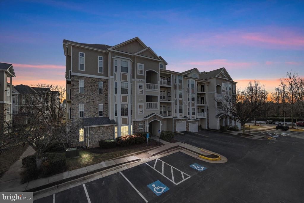 506 Sunset View Terrace Se, Unit 101, Leesburg, VA 20175 Main Photo