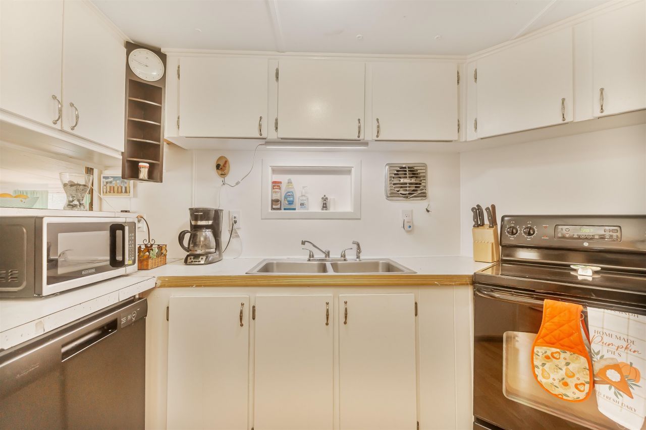 382 W Canal St. Photo 18