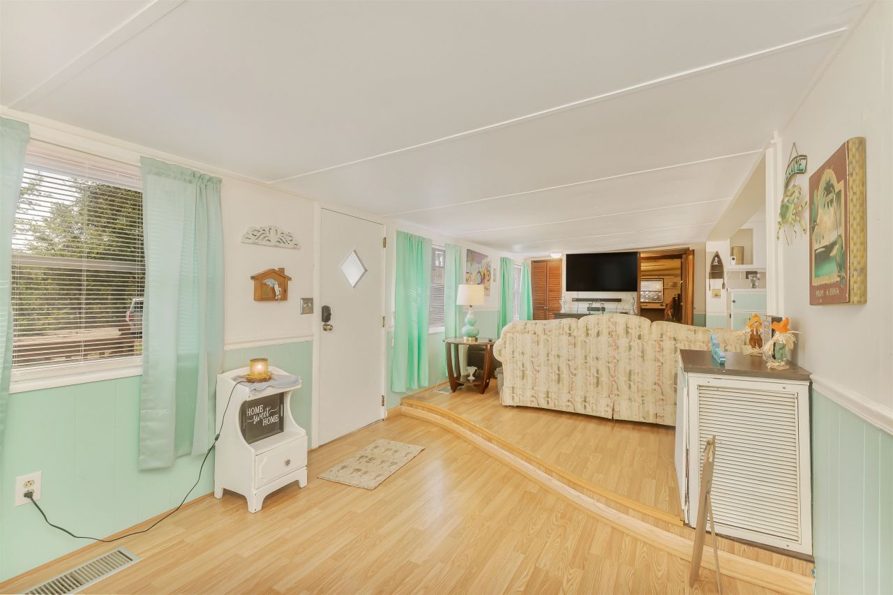 382 W Canal St. Photo 8