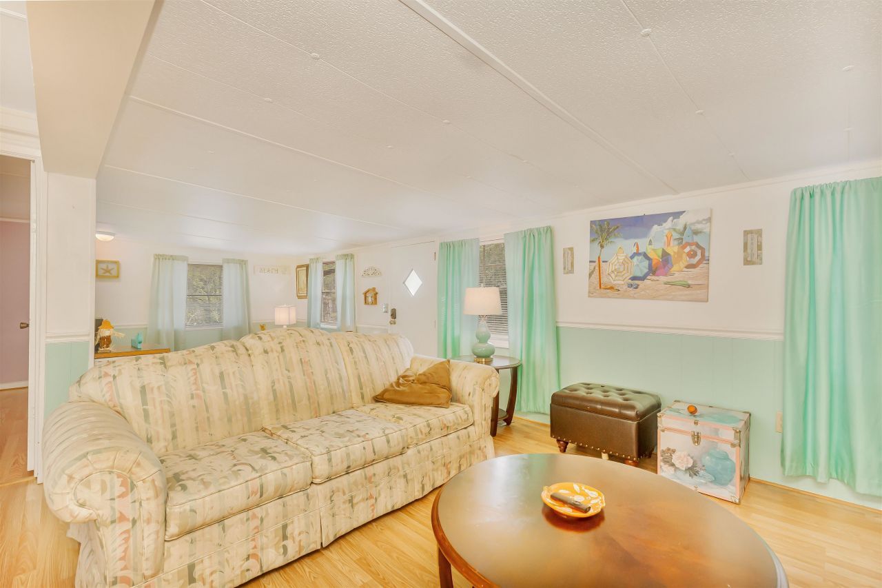 382 W Canal St. Photo 9