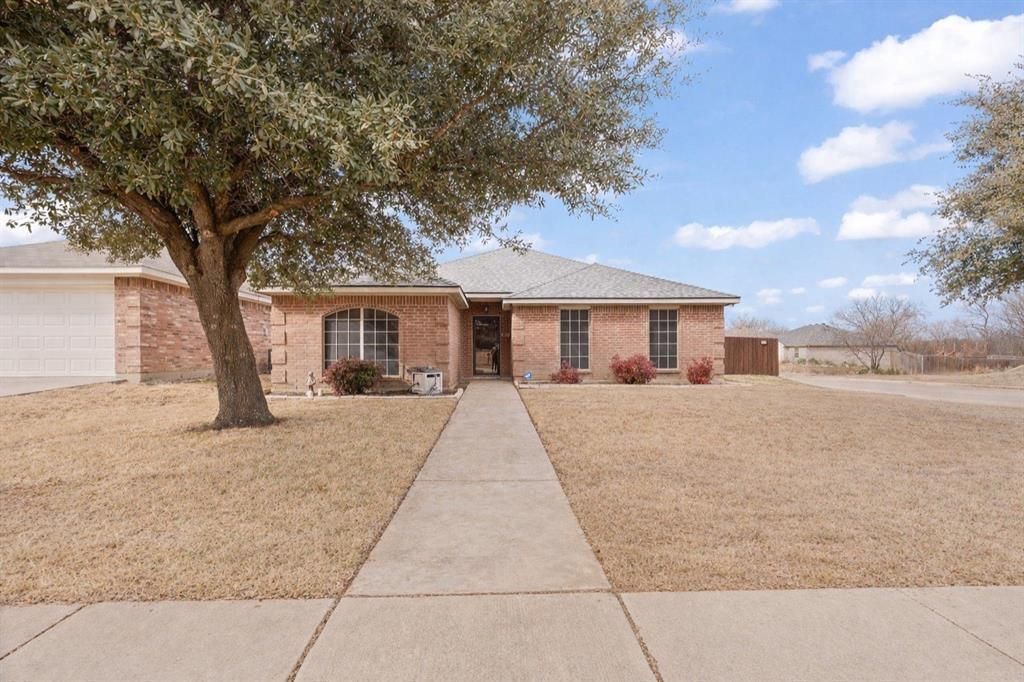 301 Rock Meadow Drive, Crowley, TX 76036 Main Photo