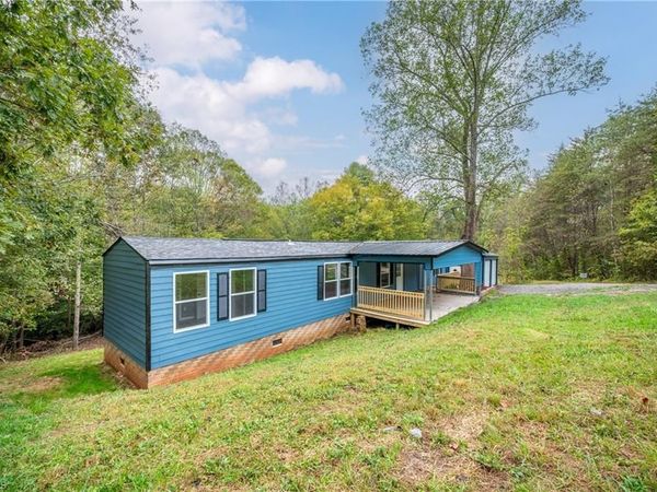 157 Cedar Point Drive , Mount Airy, NC 27030