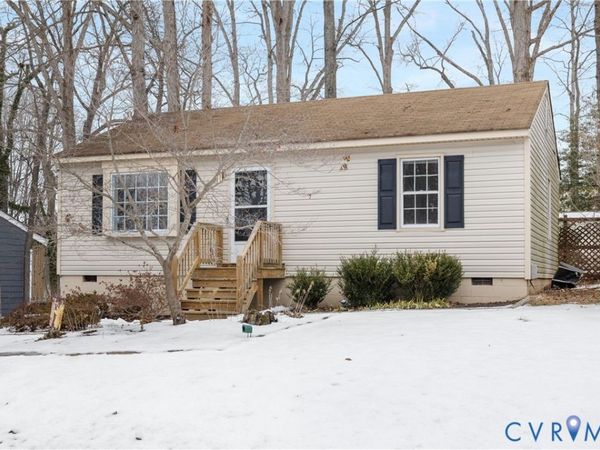 8404 Debbs Lane, North Chesterfield, VA 23235